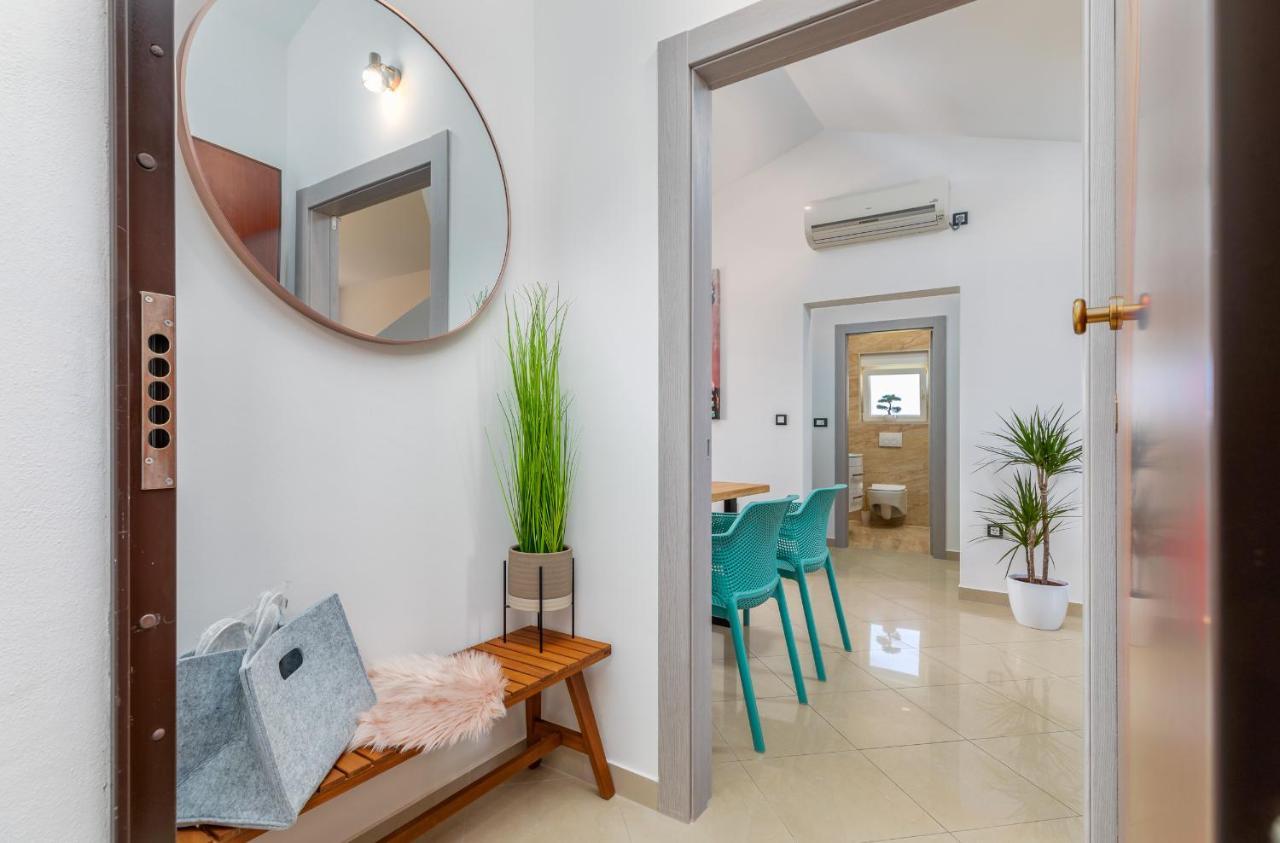Apartment Vito With Sea View Fažana Kültér fotó